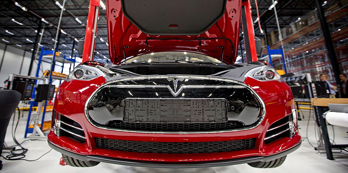 Илън Мъск променя производството на електромобила Model 3