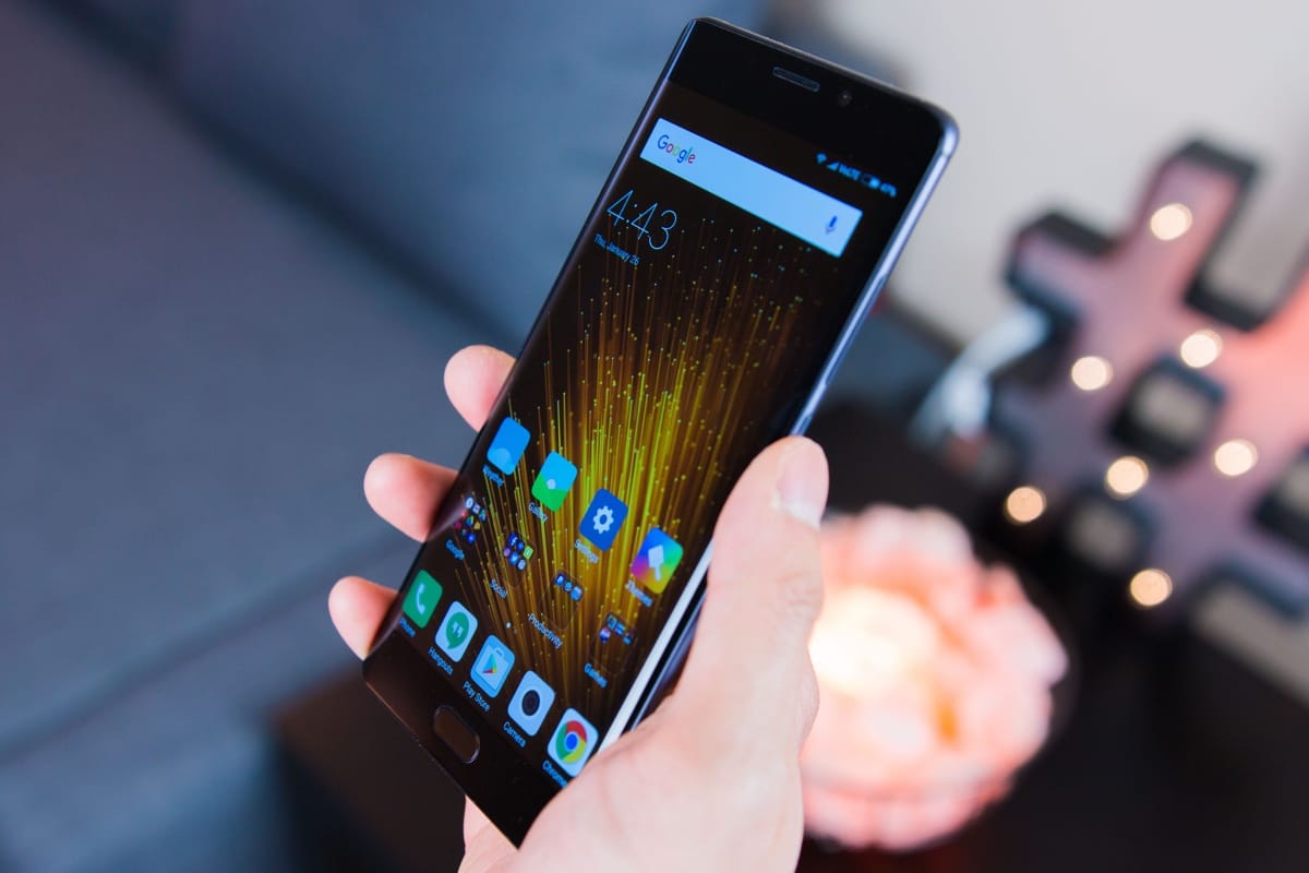 Xiaomi Mi Note 3: истинско чудовище с 8 GB RAM