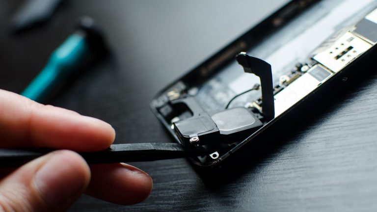 Apple противодейства на закона за „правото на ремонт“ на iPhone