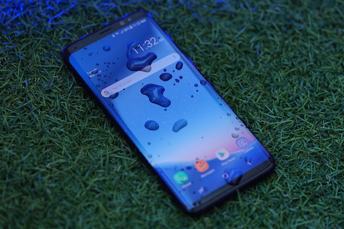 Първи снимки на защитения смартфон Galaxy S8 Active