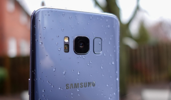 Заради политическата бъркотия в Южна Корея Galaxy S8 поевтиня четворно