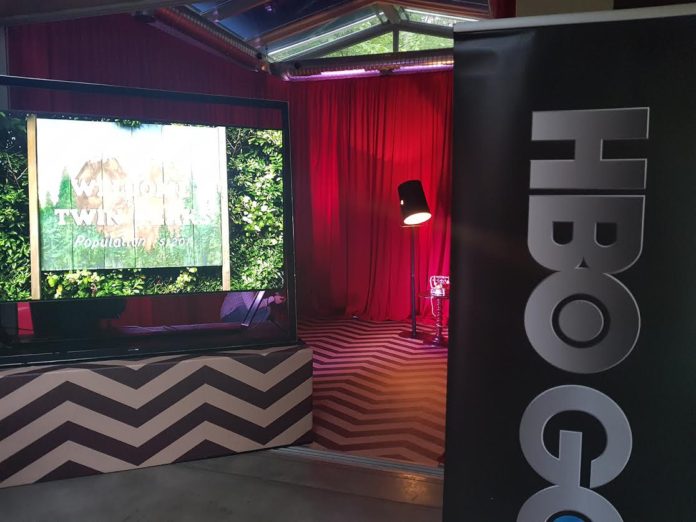 25 години по-късно Twin Peaks отново е на екран, а Дейвид Линч е приготвил не това, което си мислите