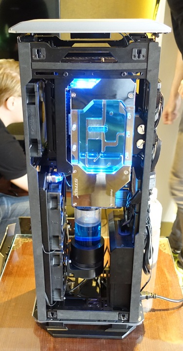 Phanteks представи на Computex корпусите Evolv Shift и Evolv Shift X за Mini-ITX дъната