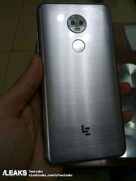 Появиха се още живи снимки на LeEco Le Max 3