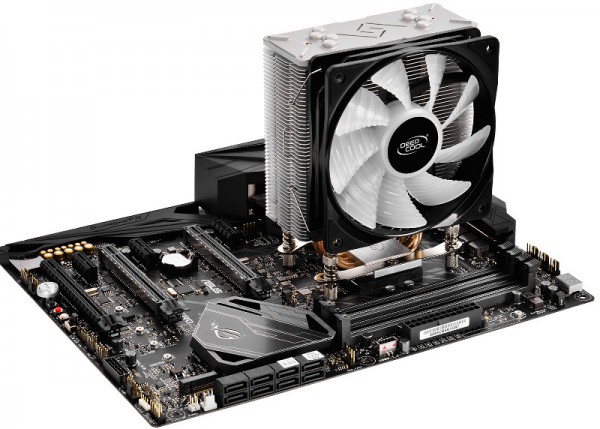 Deepcool анонсира процесорния охладител с подсветка GAMMAXX GT