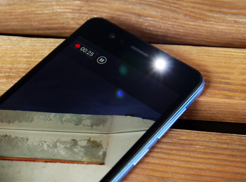 Стартираха продажбите на мощния и евтин смартфон Elephone P8 mini
