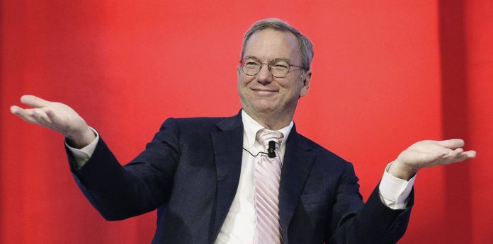 Eric Ръководителят на Alphabet: „ИИ ще направи хората по-умни“