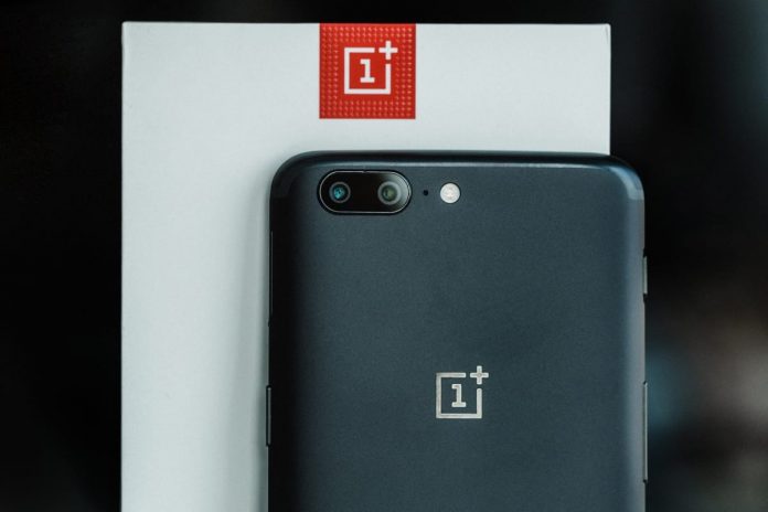OnePlus-5-1-3 Стартираха масовите продажби на мощния флагман OnePlus 5