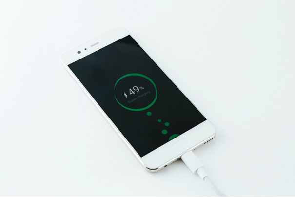 Huawei SuperCharge – най-бързото и безопасно зареждане на смартфон устройства