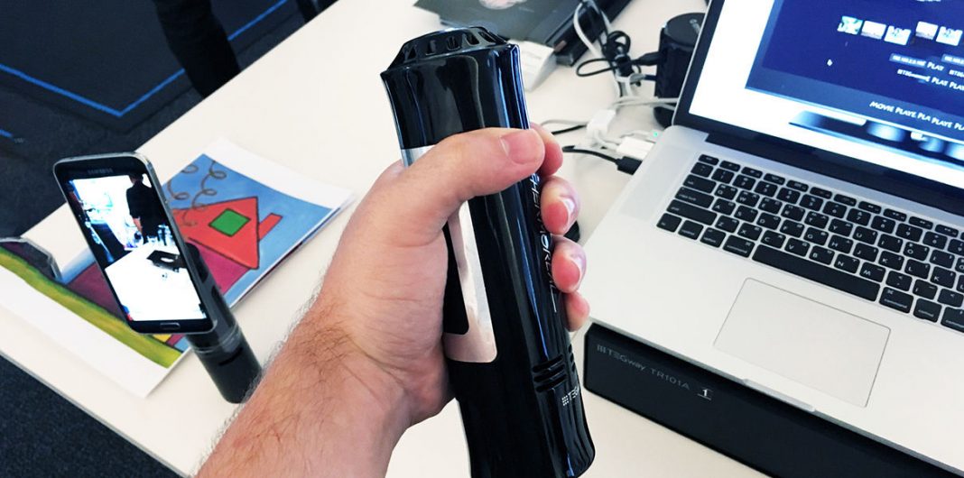 ThermoReal VR контролерът ThermoReal дава усещане за горещина, студ и болка
