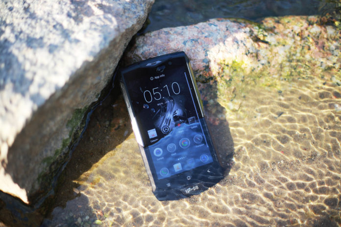 Започнаха продажбите на защитения смартфон Blackview BV8000 Pro