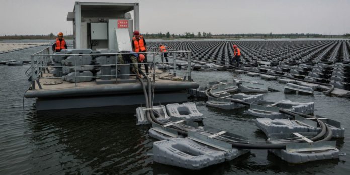 Китай започна строежа на най-голямата в света плаваща слънчева електроцентрала