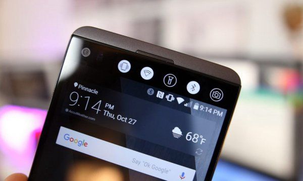 Стана известна датата на началото на продажбите на смартфона LG V30