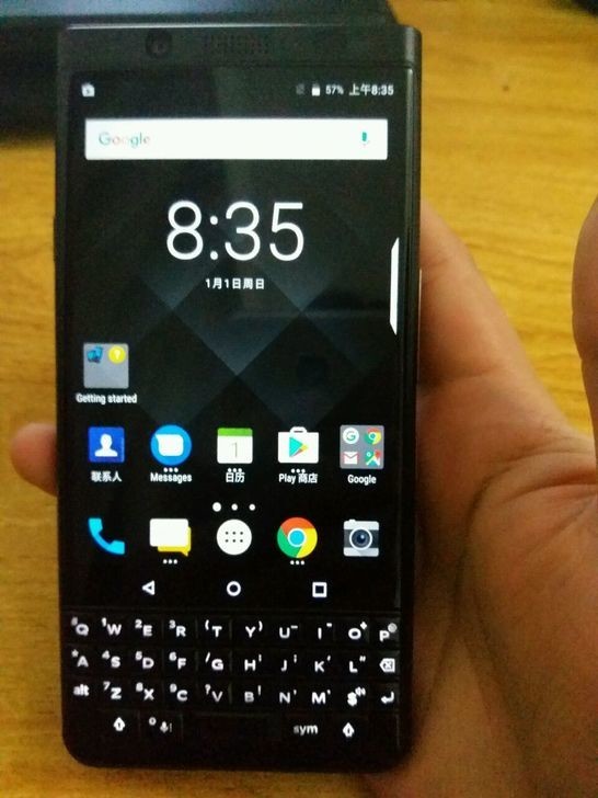Напълно черния BlackBerry KEYone е бил забелязан в Мрежата