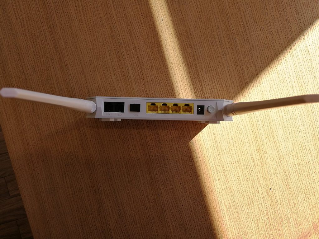 Ревю на безжичните рутери Tenda AC9 и N300 VoIP GPON