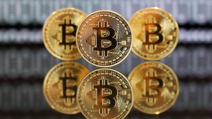 BTCd Курсът на биткойна за първи път от два месеца падна под $2000