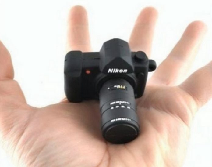 DSLR1 Nikon подготвя мини фотоапарат за конкуренция с камерите на смартфоните