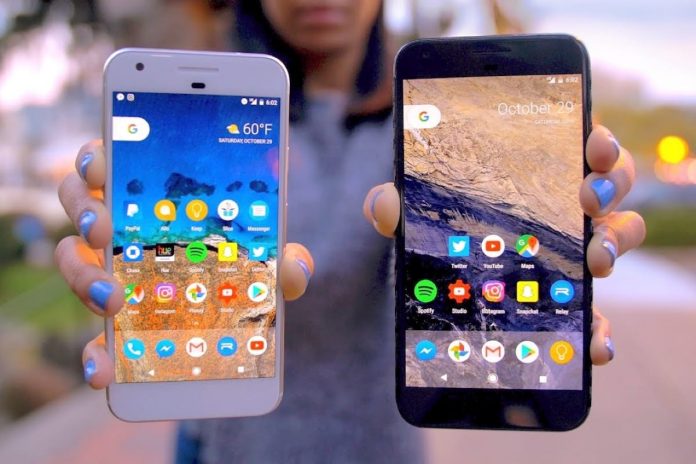 Видео със смартфоните Google Pixel 2 и Pixel XL 2, работещи с ОС Android 8.0