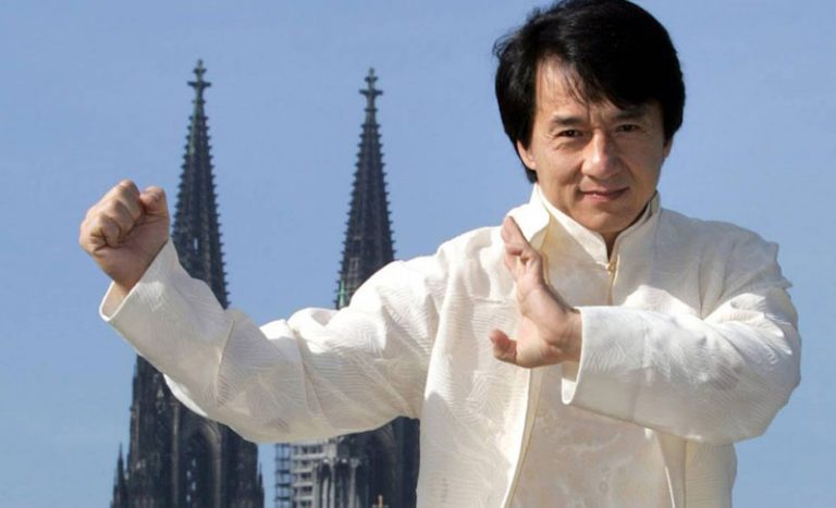 Xiaomi представи Mi 6 Jackie Chan с автографа на Джеки Чан