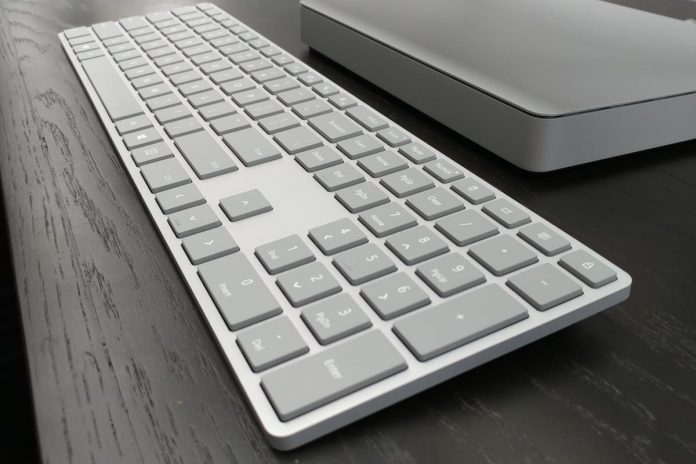 Microsoft-Modern-Keyboard-Fingerprint-ID Microsoft започна продажбите на безжична клавиатура със скенер за пръстови отпечатъци