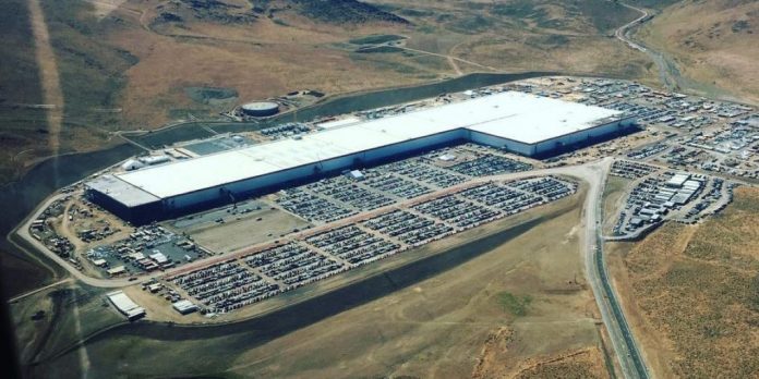 Musk 1 Мъск възнамерява да съедини заводите на Tesla чрез транспорта Hyperloop