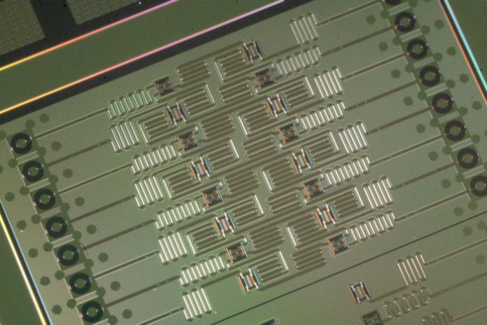 ibm_16_qubit_processor Канадски квантов компютър с 2 кубита се оказа по-мощен от 6-кубитовия