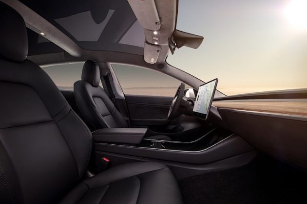 Ето как Tesla започна продажбите на електромобилите Model 3