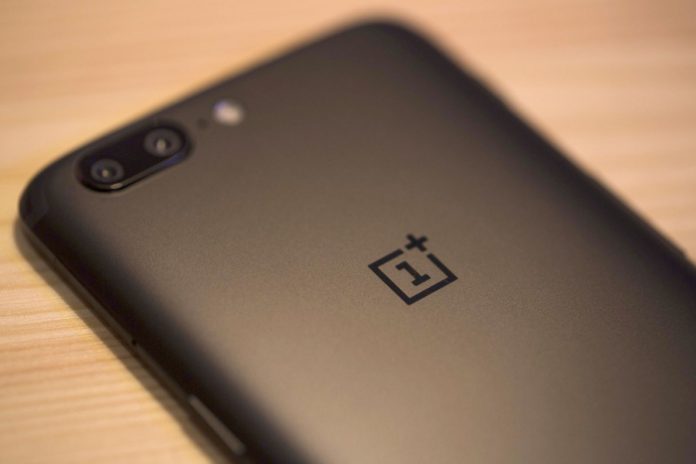 Готово е обновяване за OnePlus 5 с цифрова стабилизация при запис на 4К видео