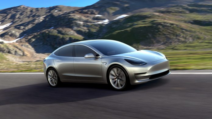 scenic_mountain Първият серийно произведен Tesla Model 3 до края на седмицата ще слезе от конвейера