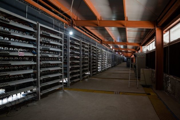 Ето как изглежда една от най-големите биткойн ферми в света