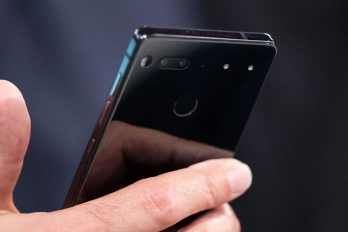 Essential-Phone-20 Анди Рубин стартира продажбите на революционния смартфон Essential Phone