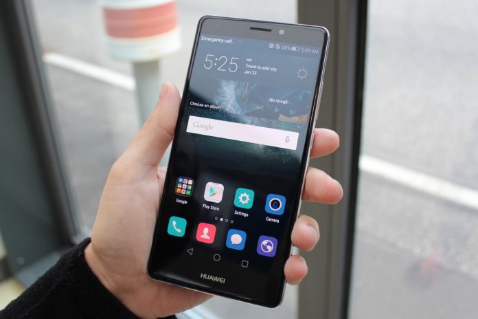 Huawei-Mate-10-0 Видео на смартфона Huawei Mate 10, който се очаква да пресече продажбите на iPhone 8