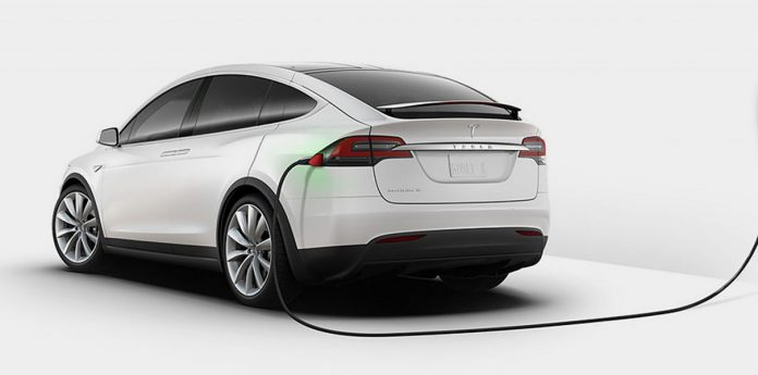 T Tesla предлага нова услуга: домашни системи за зареждане на електромобилите