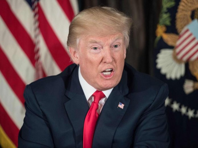 donald-trump Доналд Тръмп с един туит свали пазарната цена на Amazon с $5,7 милиарда