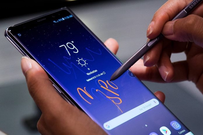 Топ-10 на GSMArena за най-популярните смартфони към средата на месец септември