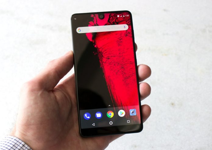 Essential-Phone Титаново-керамичният Essential Phone се оказа невероятно здрав