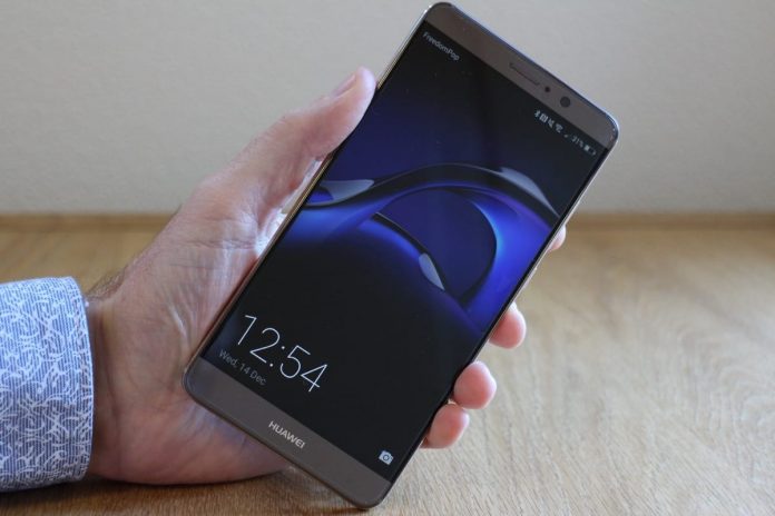 Huawei Mate 10 Pro се очаква да има вграден в екрана скенер за пръстови отпечатъци