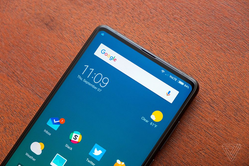 Xiaomi обяви флагманския смартфон Mi Mix 2