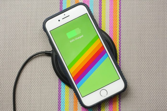 Apple-iPhone-8-Battery-1-1 iPhone 8 и iPhone 8 Plus продължават да се издуват