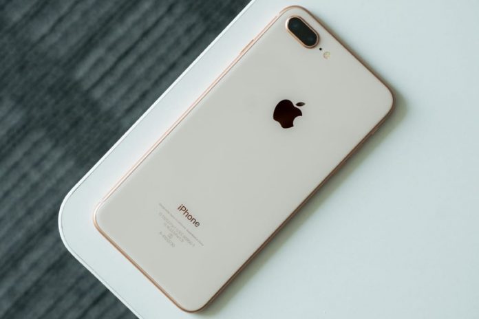 Apple потвърди критичния проблем с батериите на iPhone 8