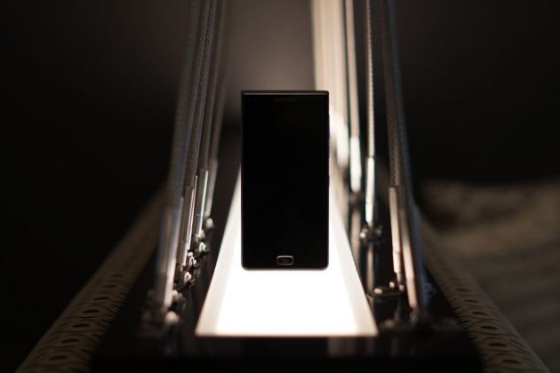 Анонс на BlackBerry Motion – мощен и стилен водоустойчив смартфон