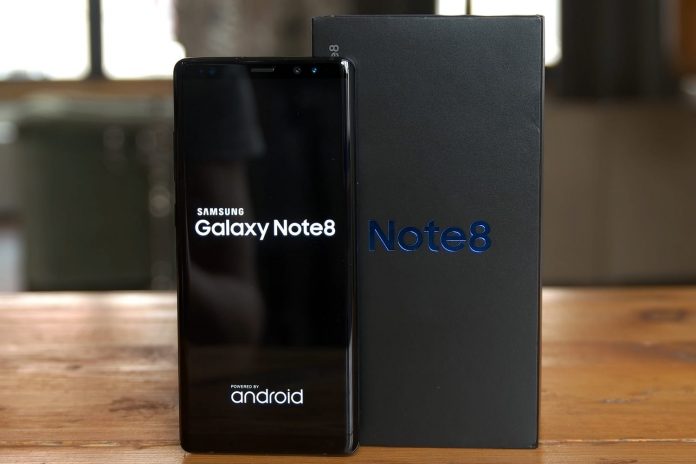 Galaxy-Note-8-unboxing-00 Samsung просто така подари триста Galaxy Note 8