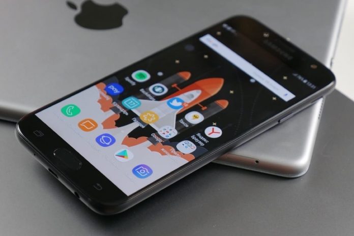 Анонс на Samsung Galaxy J7 Core: бюджетен смартфон с двойна камера и AMOLED екран