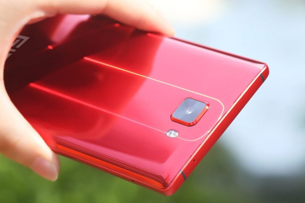 Анонс на Elephone S9: първият в света безрамков смартфон с гъвкав AMOLED екран