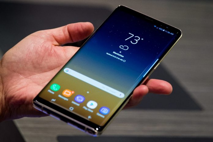 Microsoft-Store-Samsung-Galaxy-Note-8-9 Samsung ще покаже Galaxy Note 9 през лятото заради слабите продажби на Galaxy S9