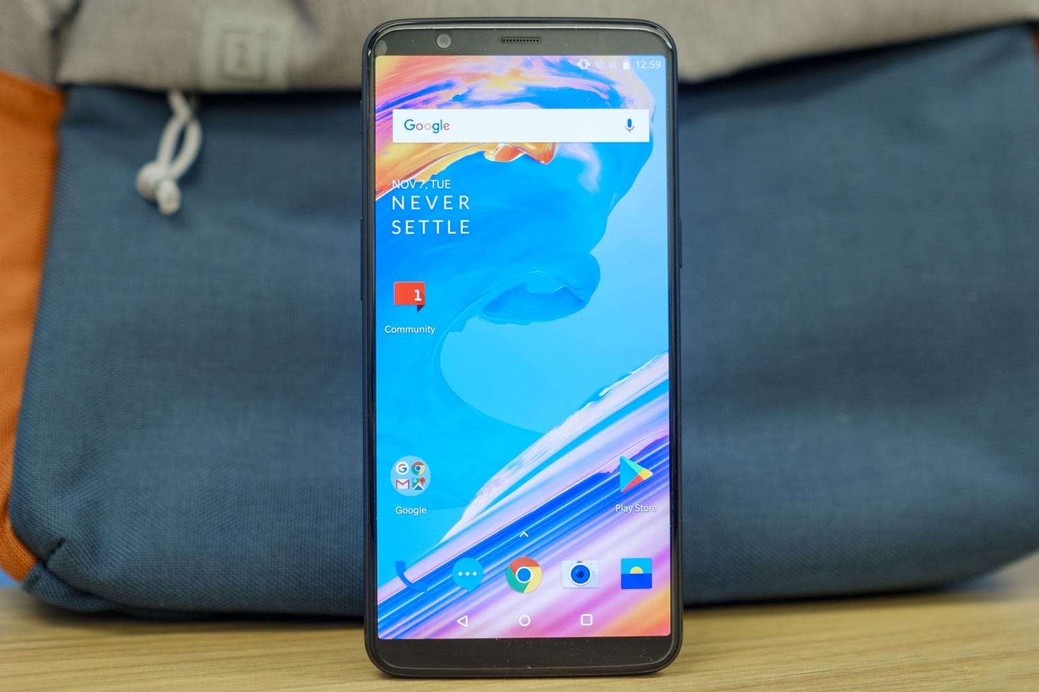 Стартираха продажбите на безрамковия флагман OnePlus 5T – цена