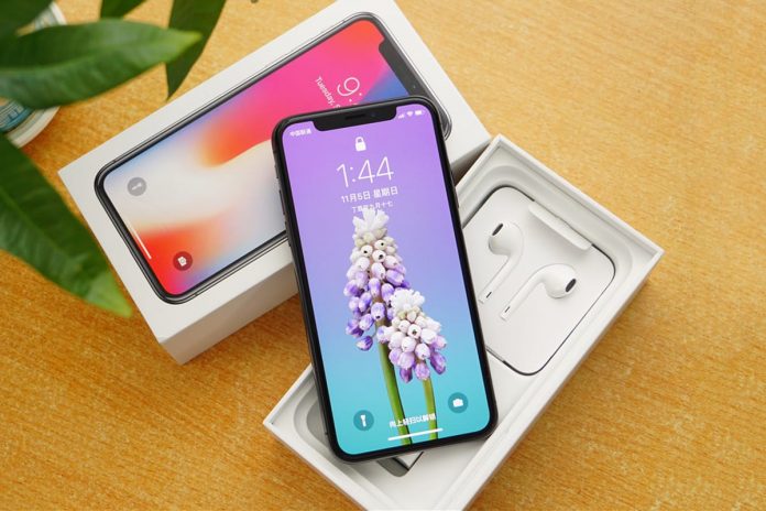 Samsung-Galaxy-Note-8-iPhone-X-55 Samsung жестоко се присмя на iPhone X в реклама на Galaxy Note 8