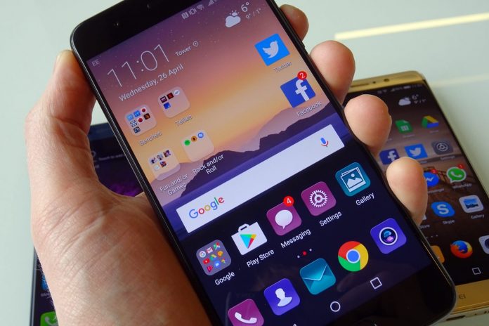 Huawei P11 изглежда ще има тройна основна камера