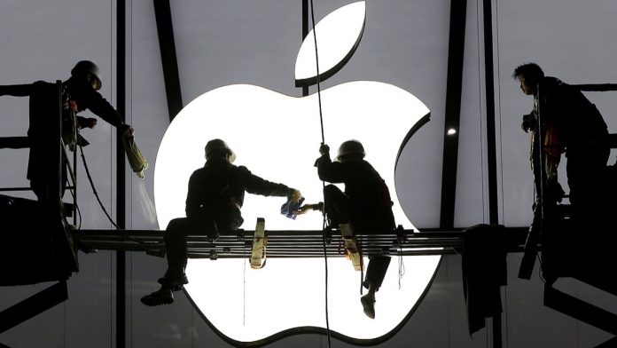 Анализаторите отново понижиха прогнозата си за продажбите на iPhone през 2018 г.