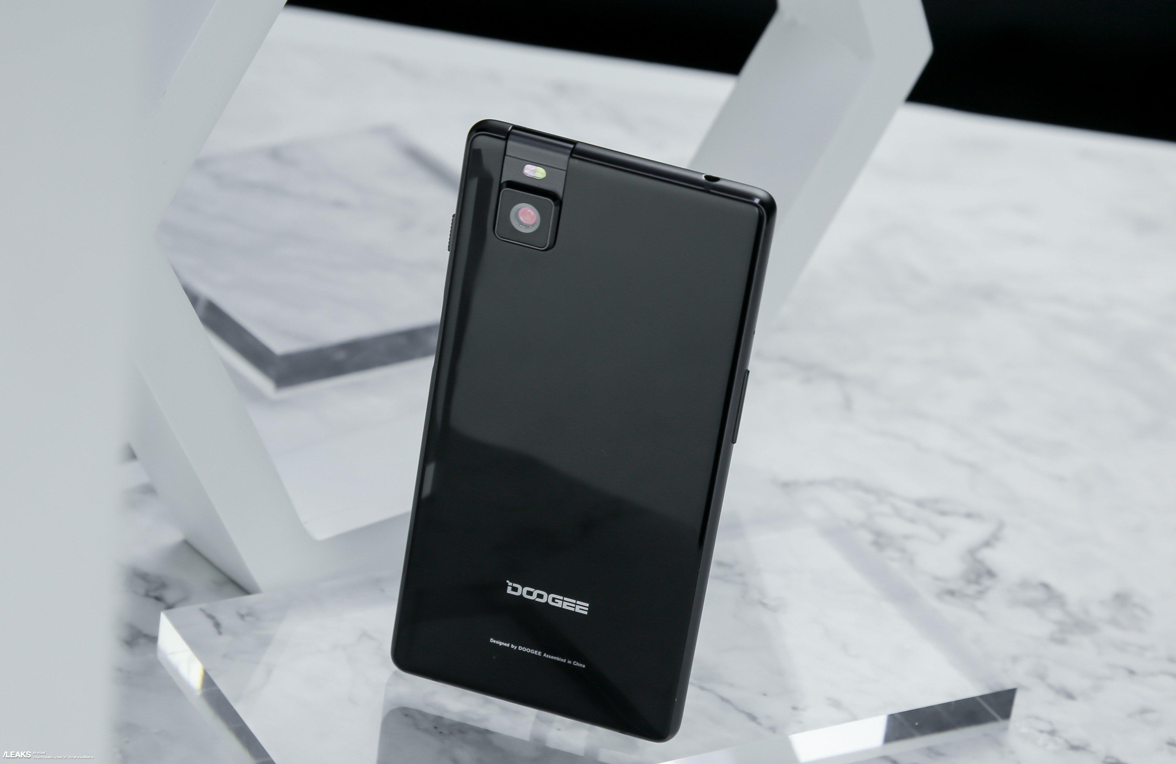 Doogee Mix 3 може да накара притежателите на iPhone X и Galaxy S9 да се позамислят